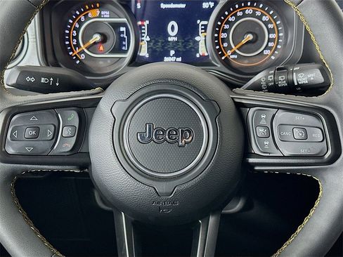 Used 2024 Jeep Wrangler Willys image 14