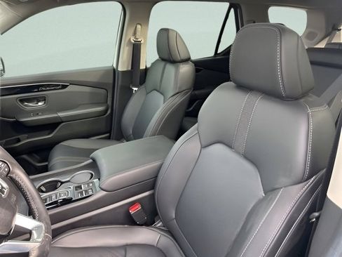 Used 2025 Honda Pilot Touring image 15