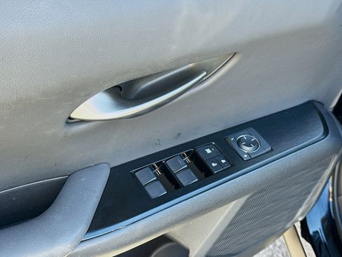 Used 2022 Lexus UX 200 F Sport w/ Accessory Package (Z1) image 22