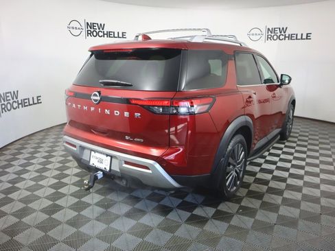 Used 2022 Nissan Pathfinder SL w/ SL Premium Package image 5