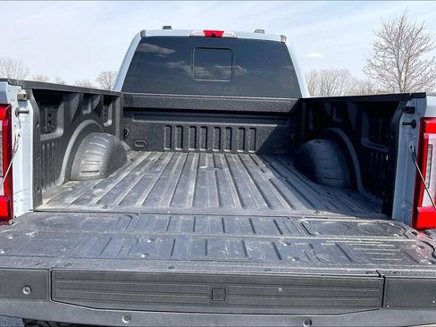 Used 2024 Ford F250 Platinum image 9