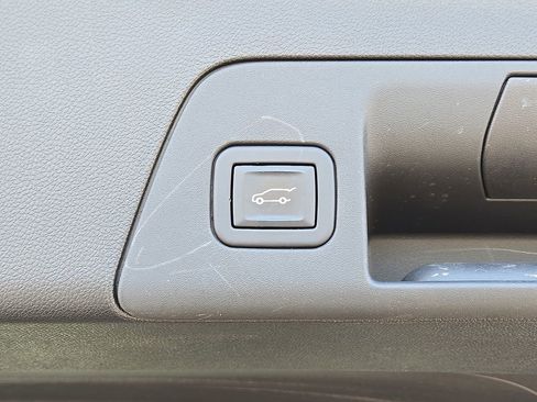 Used 2023 Buick Envision Essence image 14