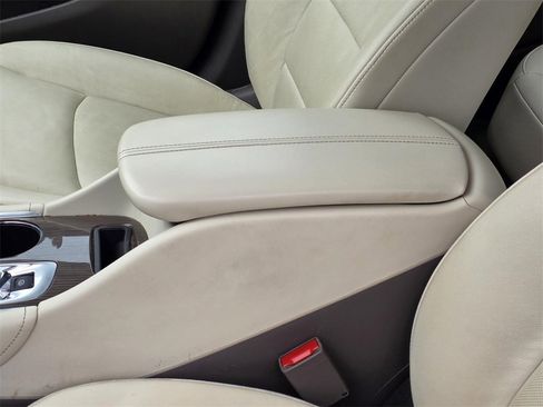 Used 2024 Chevrolet Malibu LT image 8