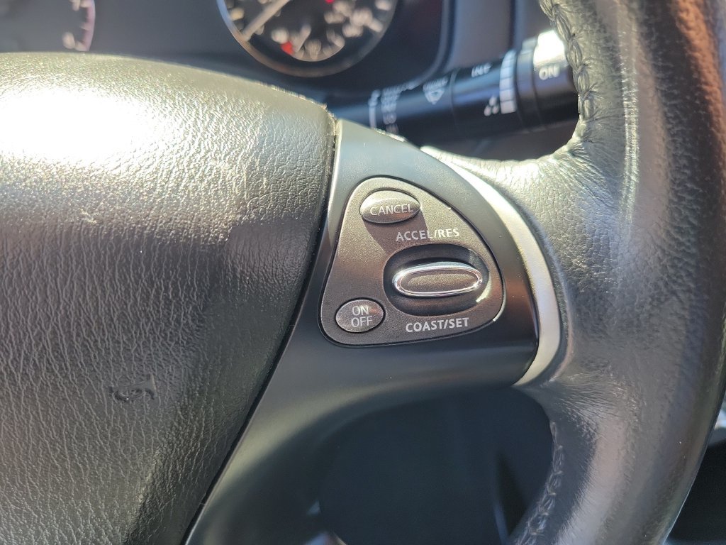 Used 2017 Nissan Pathfinder SL AWD/4WD image 29