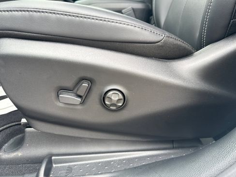 New 2026 Chrysler Pacifica Select image 10