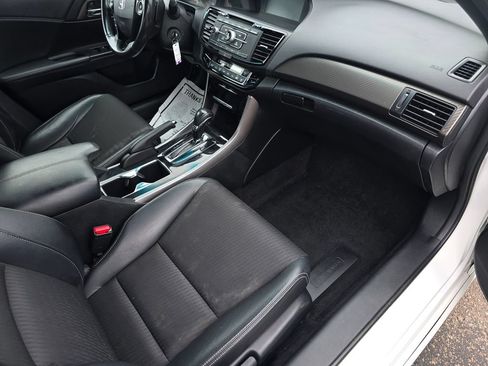 Used 2017 Honda Accord Sport image 12