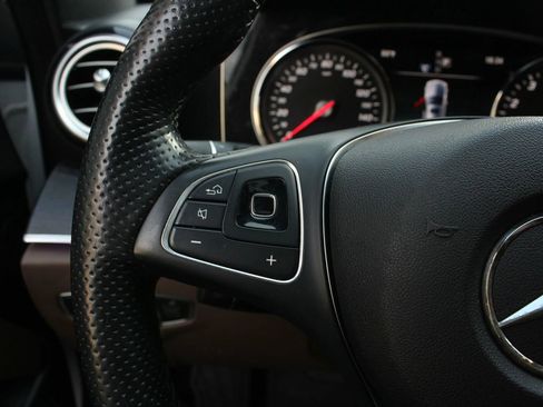 Used 2017 Mercedes-Benz E 300 image 29