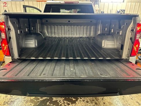 Certified 2022 Chevrolet Silverado 1500 LT AWD/4WD image 26
