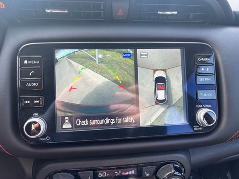Used 2023 Nissan Kicks SR w/ SR Premium Package FWD image 5