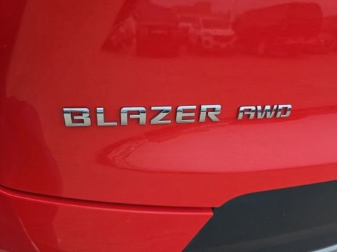 Used 2025 Chevrolet Blazer LT AWD/4WD image 13