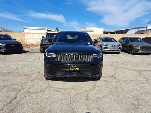 Used 2020 Jeep Grand Cherokee Altitude AWD/4WD image 2