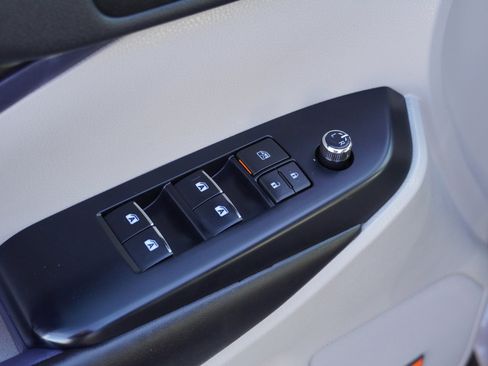 Certified 2019 Toyota Highlander Limited image 18