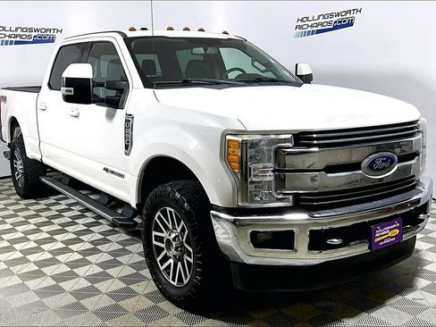 Used 2017 Ford F250 Lariat w/ Lariat Value Package AWD/4WD image 3