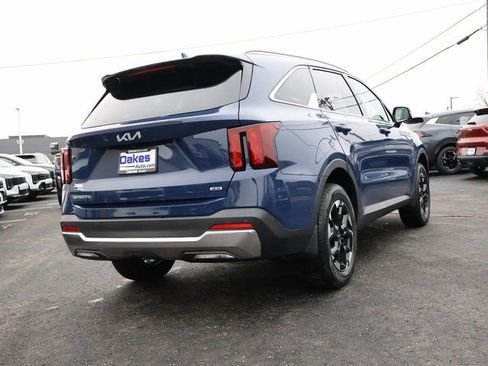 New 2026 Kia Sorento S image 8