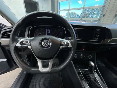 Used 2020 Volkswagen Jetta SE image 14