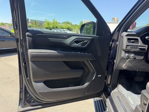 Used 2023 GMC Yukon AT4 w/ AT4 Premium Package AWD/4WD image 7