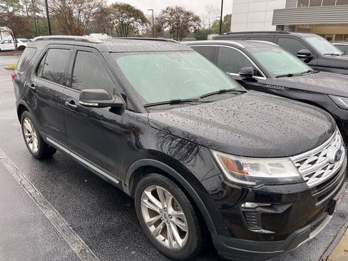 Used 2019 Ford Explorer XLT w/ Equipment Group 202A image 2