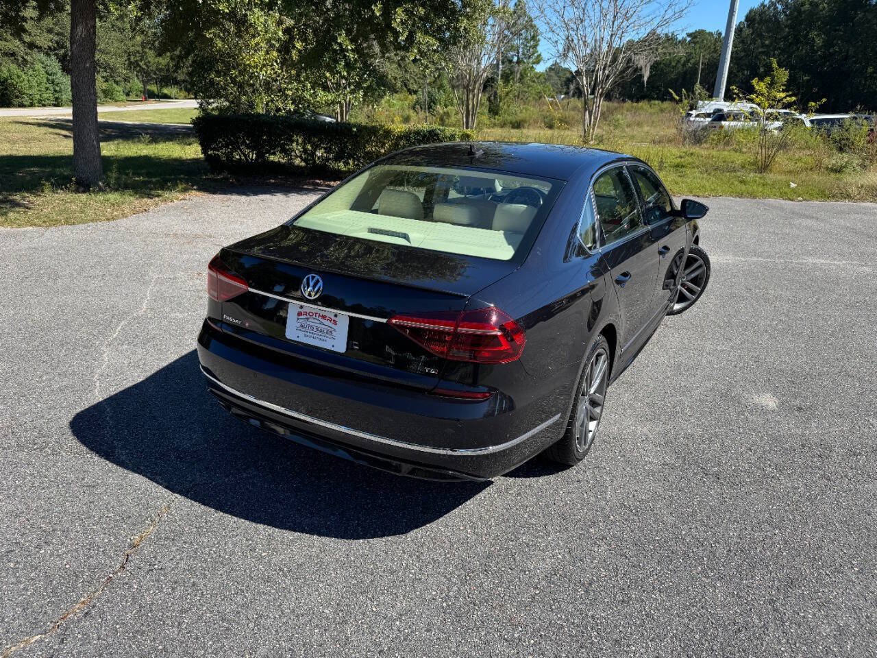 Used 2019 Volkswagen Passat 2.0T SE R-Line FWD image 6