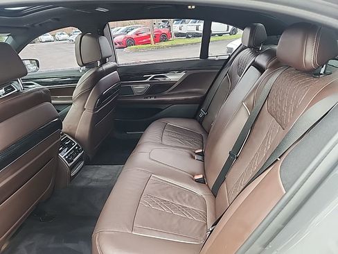 Used 2020 BMW 750i xDrive w/ Executive Package image 20