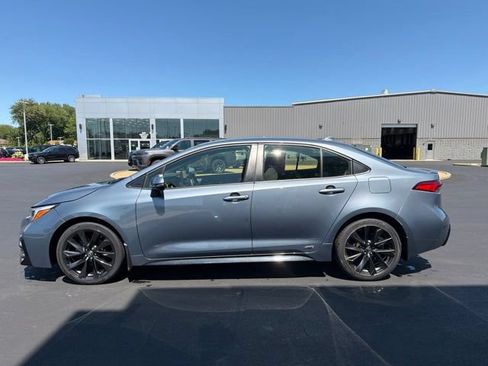 Used 2023 Toyota Corolla SE AWD/4WD image 4