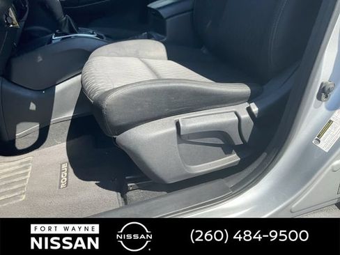 Used 2018 Nissan Rogue S FWD image 27