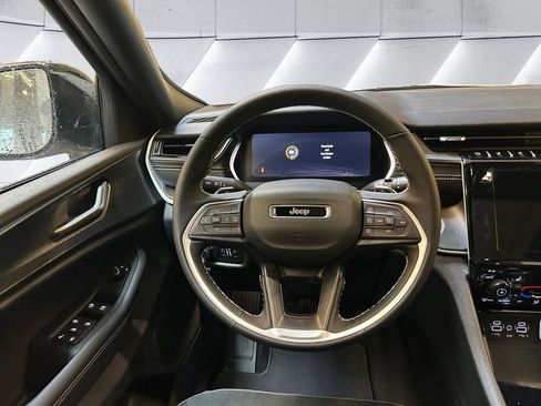 New 2025 Jeep Grand Cherokee Altitude AWD/4WD image 13