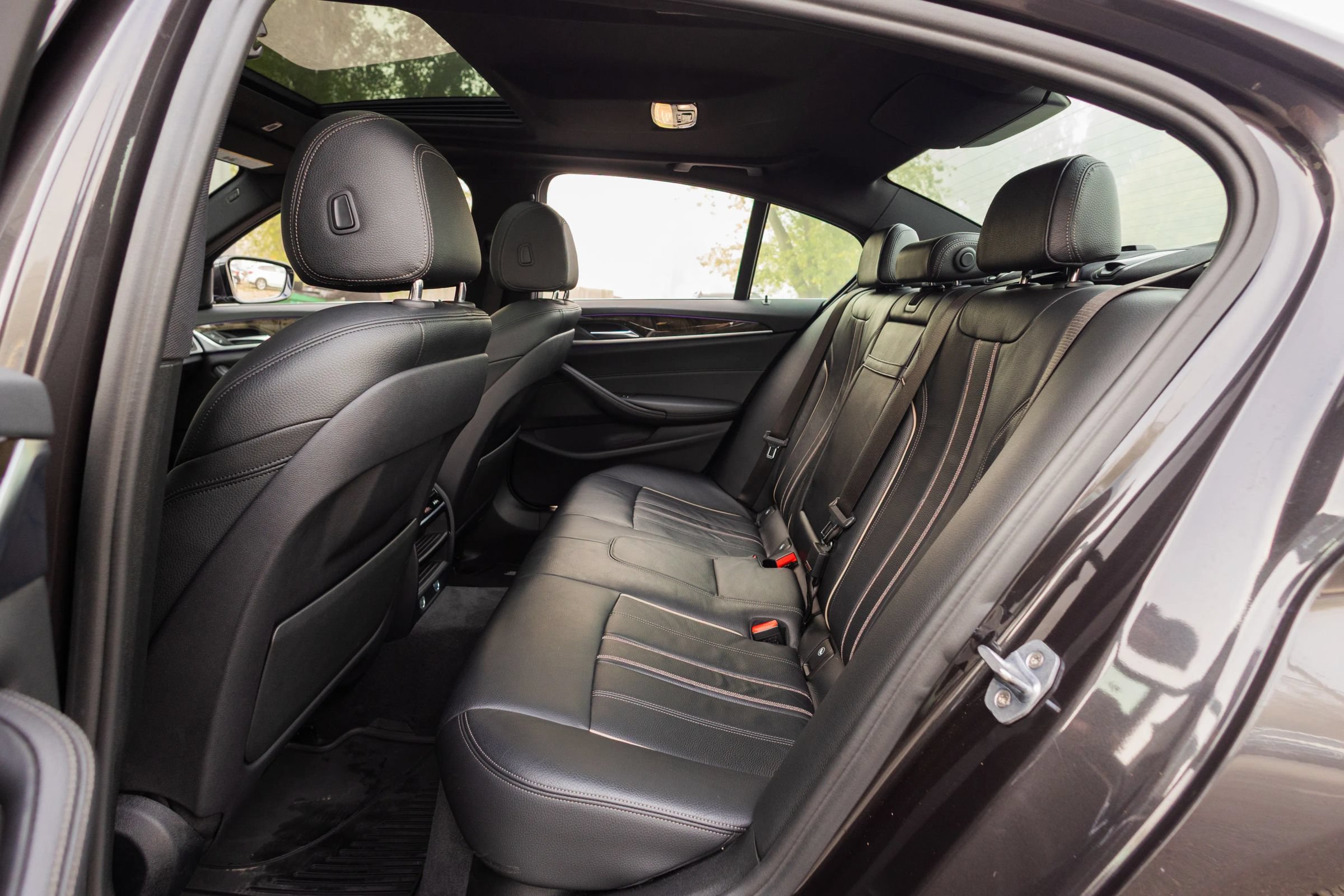 Used 2019 BMW 540i w/ Premium Package RWD image 33