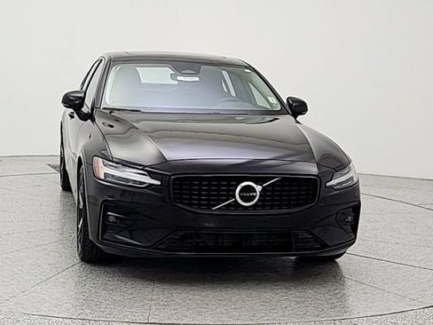 Used 2024 Volvo S60 B5 Core w/ Climate Package FWD image 2