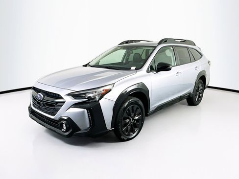Used 2025 Subaru Outback Onyx Edition AWD/4WD image 3