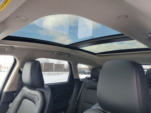 New 2026 Lincoln Corsair Premiere image 11