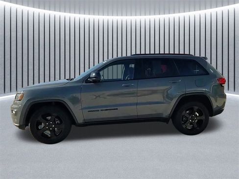 Used 2019 Jeep Grand Cherokee Laredo image 6