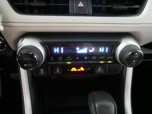 Used 2024 Toyota RAV4 XLE w/ Convenience Package AWD/4WD image 23