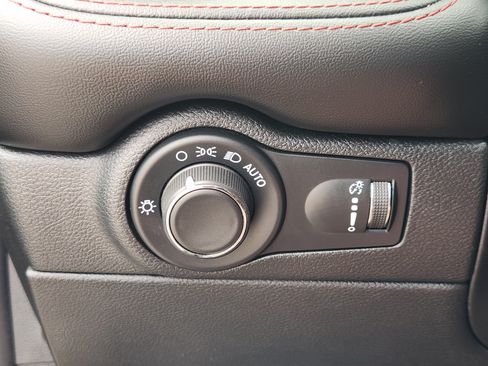 Used 2024 Dodge Durango GT RWD image 23