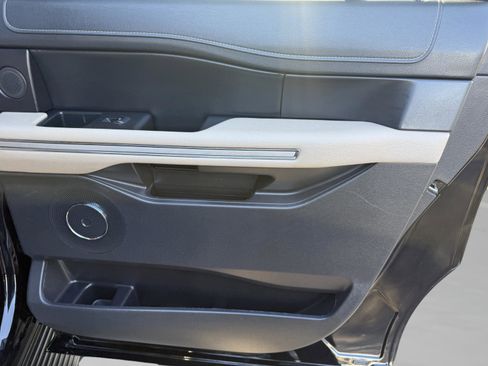 Used 2024 Ford Expedition Max Limited image 39