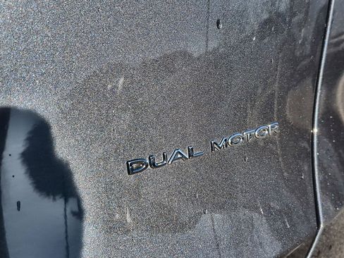 Used 2023 Tesla Model Y Long Range image 31