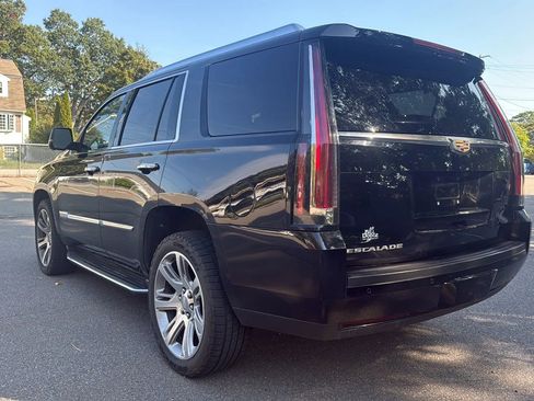 Used 2015 Cadillac Escalade Luxury image 7