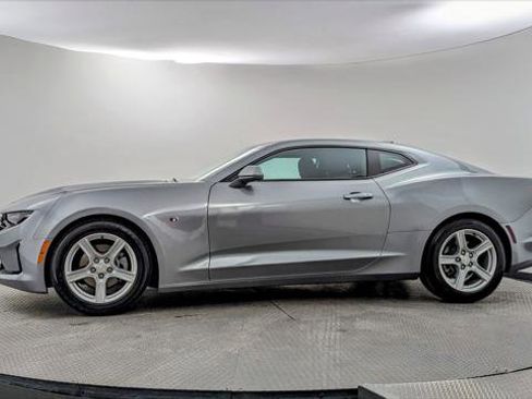 Used 2023 Chevrolet Camaro LT image 3