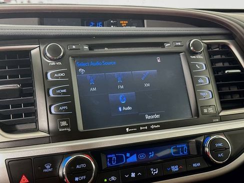 Used 2017 Toyota Highlander Limited Platinum image 17