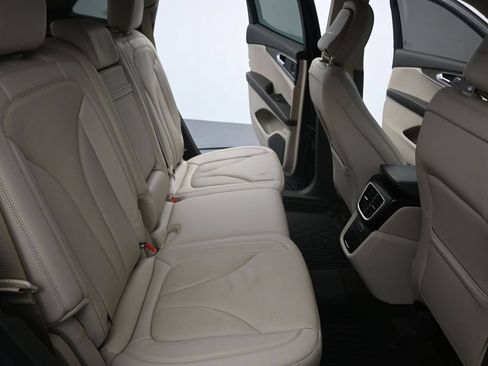 Used 2020 Lincoln Nautilus Reserve AWD/4WD image 14