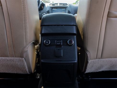 Used 2017 Ford Explorer XLT w/ Equipment Group 202A AWD/4WD image 26