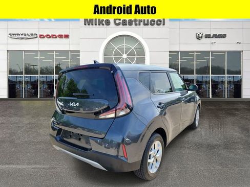 Used 2024 Kia Soul LX w/ Option Group 015 FWD image 4