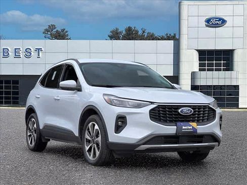 Used 2025 Ford Escape Platinum AWD/4WD image 1
