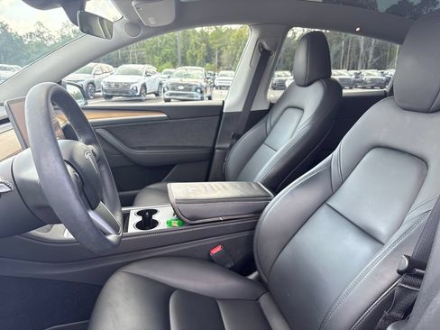 Used 2024 Tesla Model Y Long Range AWD/4WD image 4