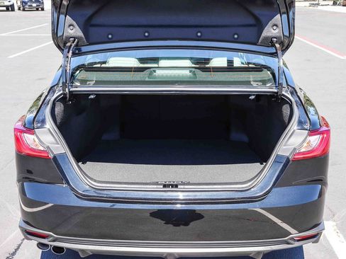Certified 2025 Toyota Camry SE w/ Convenience Package FWD image 32