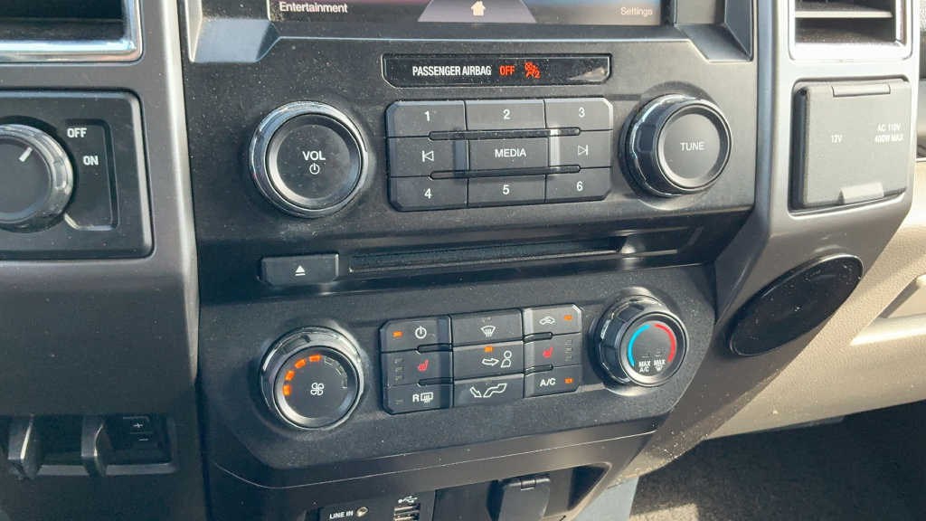 Used 2015 Ford F150 XLT w/ Equipment Group 302A Luxury RWD image 16