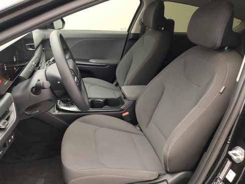 Used 2025 Kia K4 FWD image 17