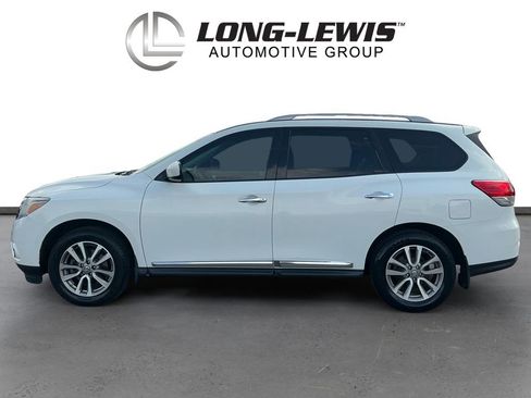 Used 2014 Nissan Pathfinder SL w/ SL Tech Package image 2