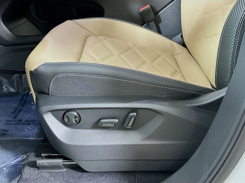 New 2026 Volkswagen Atlas Cross Sport SE image 18