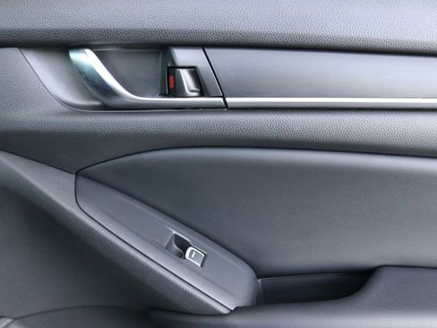 Used 2018 Honda Accord Sport image 28