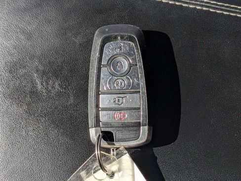 Used 2021 Ford Explorer Limited w/ Equipment Group 301A RWD image 32